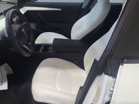 Used 2023 Tesla Model 3 Standard Range RWD image 7