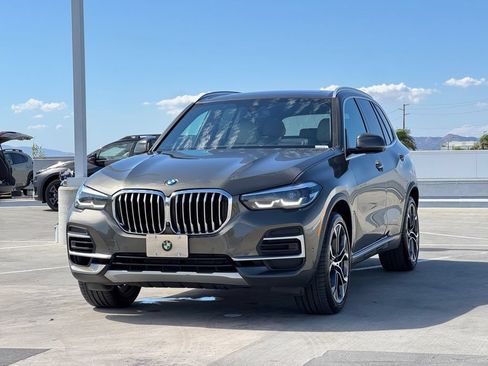 Used 2022 BMW X5 sDrive40i w/ Premium Package RWD image 5