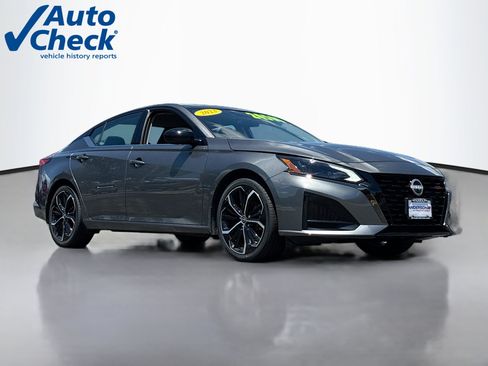 Used 2023 Nissan Altima 2.5 SR FWD image 1