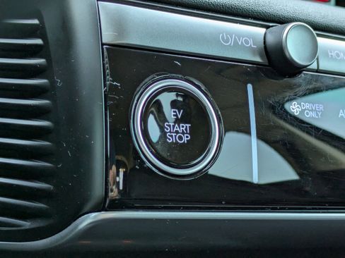 Certified 2025 Hyundai Ioniq 5 SEL image 29