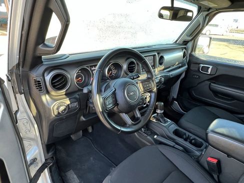 Used 2022 Jeep Gladiator Sport image 16