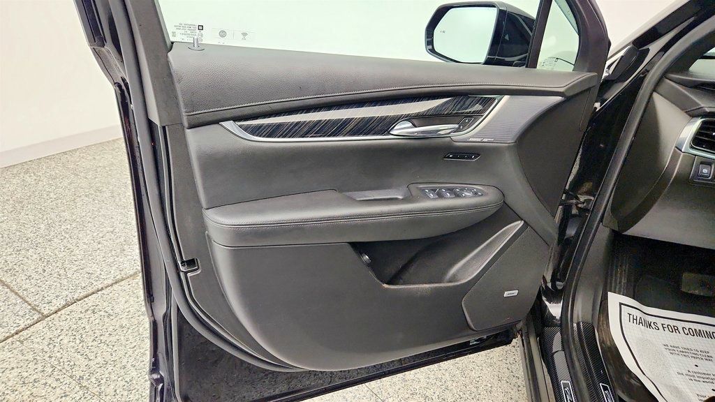 Used 2022 Cadillac XT6 Premium Luxury w/ Technology Package AWD/4WD image 11