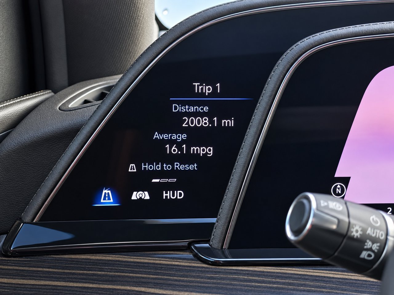 Used 2021 Cadillac Escalade ESV Premium Luxury w/ LPO, Illumination Package AWD/4WD image 25