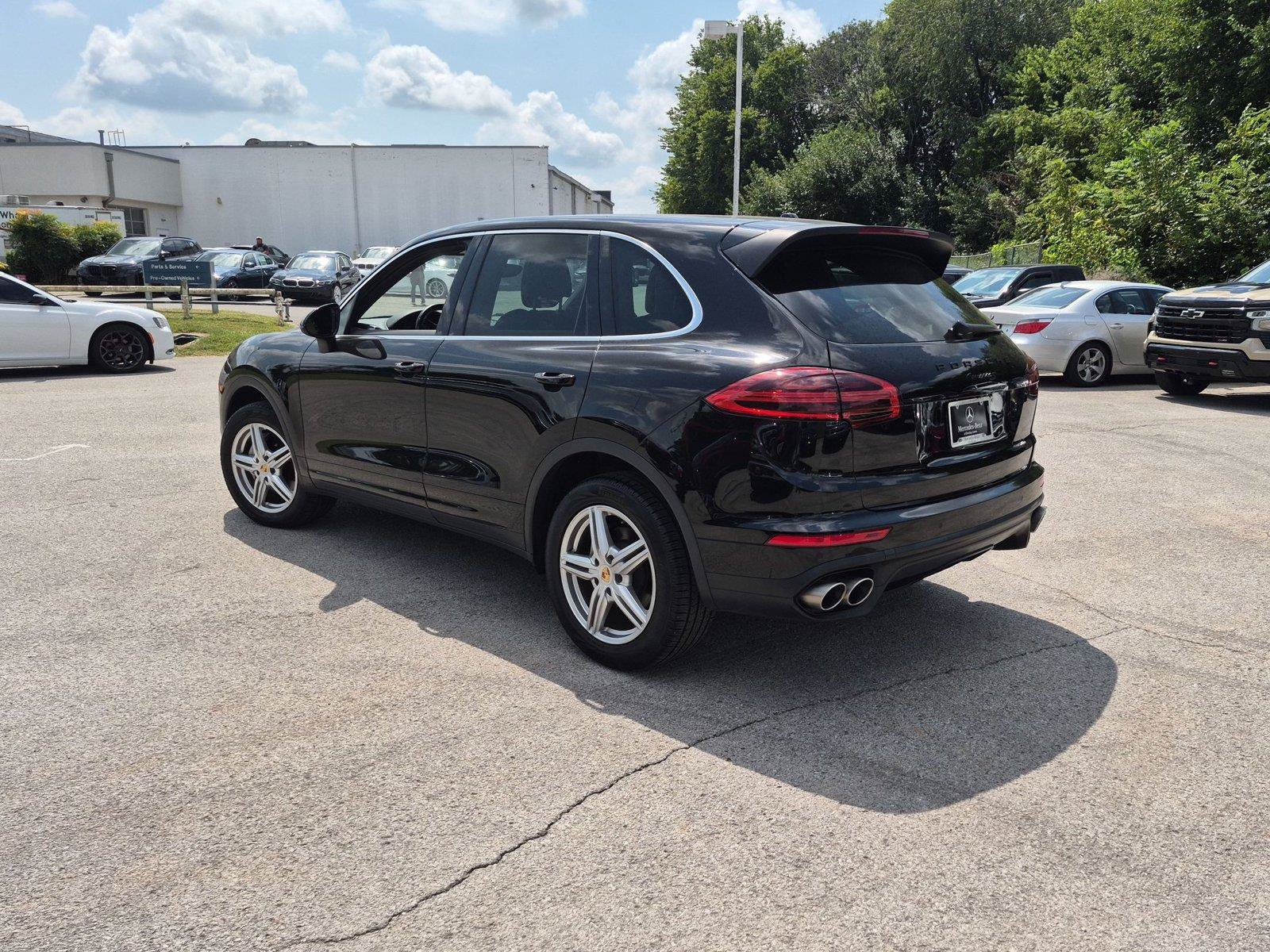 Used 2017 Porsche Cayenne S AWD/4WD image 3