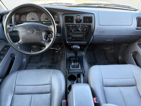 Used 2000 Toyota 4Runner SR5 image 24