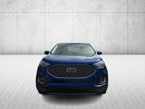 Used 2023 Ford Edge SEL image 2