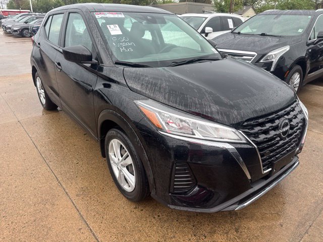 Used 2022 Nissan Kicks S FWD image 1