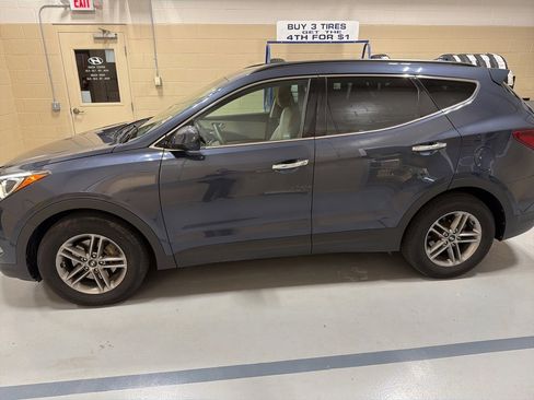 Used 2017 Hyundai Santa Fe Sport image 4