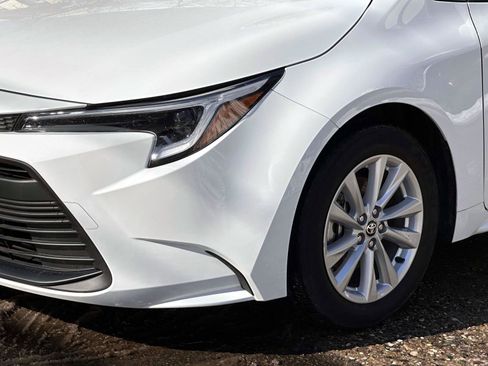 Used 2025 Toyota Corolla LE image 10