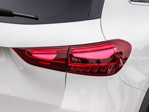 Certified 2025 Mercedes-Benz GLA 250 image 10