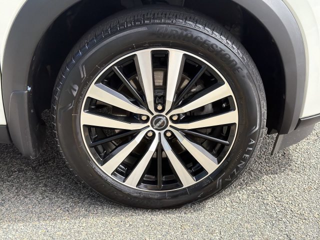 Certified 2024 Nissan Pathfinder Platinum w/ Cargo Package AWD/4WD image 13