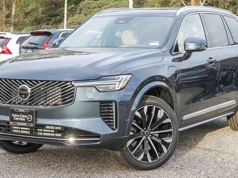 New 2026 Volvo XC90 T8 Plus w/ Protection Package Premier AWD/4WD image 1