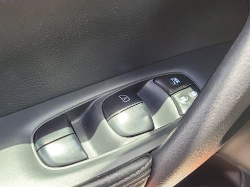 Used 2019 Nissan Rogue SV w/ Premium Package AWD/4WD image 20