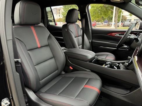 New 2026 Chevrolet Traverse RS image 25