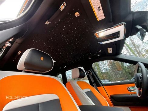 Used 2026 Rolls-Royce Cullinan image 19