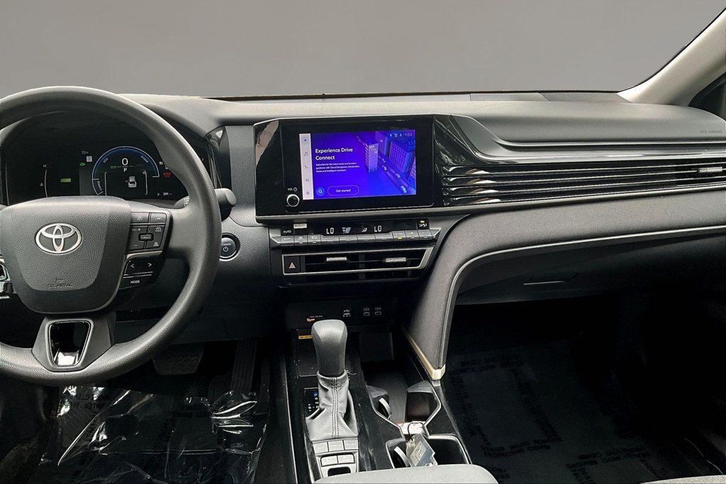 Used 2025 Toyota Camry LE FWD image 9
