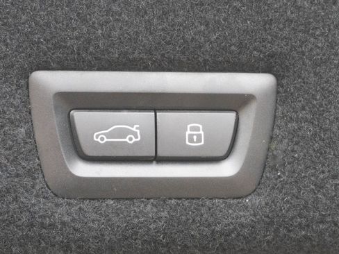 Certified 2023 BMW 740i image 37