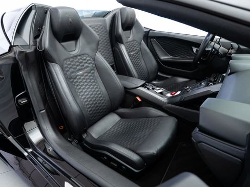 Used 2017 Lamborghini Huracan LP 580-2 RWD image 14