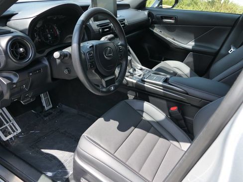 Used 2025 Lexus IS 350 F Sport RWD image 11