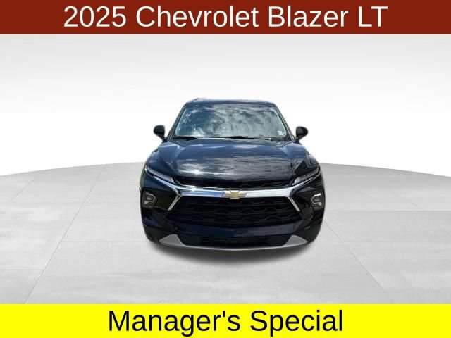 Used 2025 Chevrolet Blazer LT FWD image 2