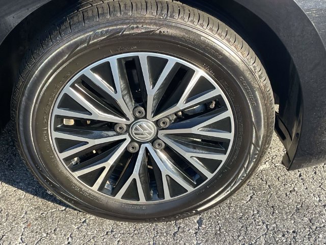 Used 2021 Volkswagen Jetta SE FWD image 6