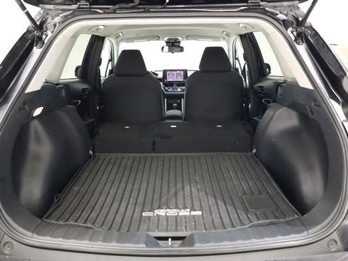Used 2022 Toyota Corolla Cross LE image 31