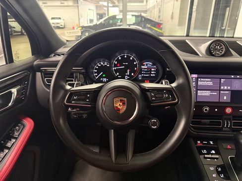 Used 2024 Porsche Macan AWD/4WD image 11