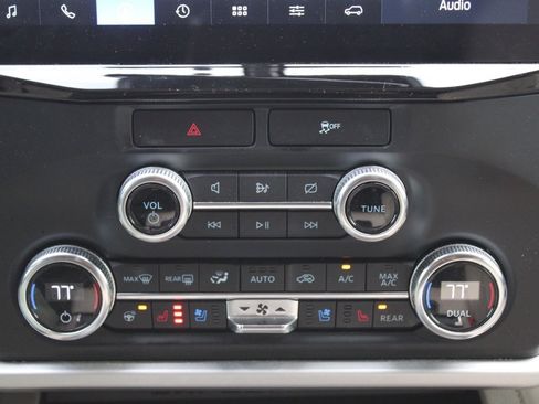 Used 2022 Ford Expedition Limited image 19