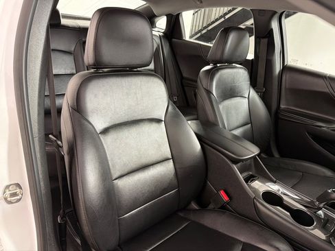 Used 2017 Chevrolet Malibu LT w/ Leather Package image 24