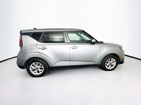 Used 2025 Kia Soul LX w/ LX Technology Package FWD image 10