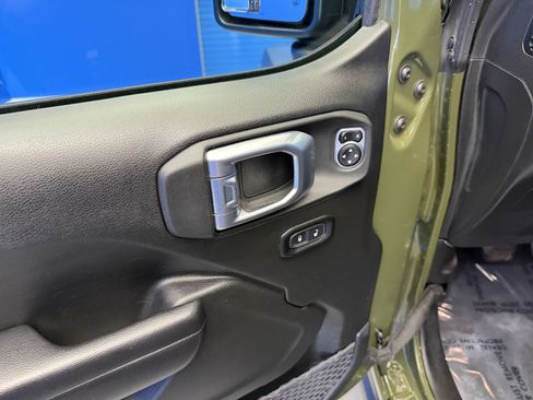 Used 2021 Jeep Wrangler Sport AWD/4WD image 10