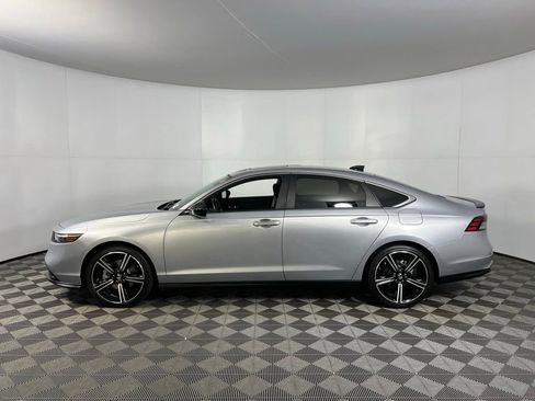 Used 2025 Honda Accord Sport image 9