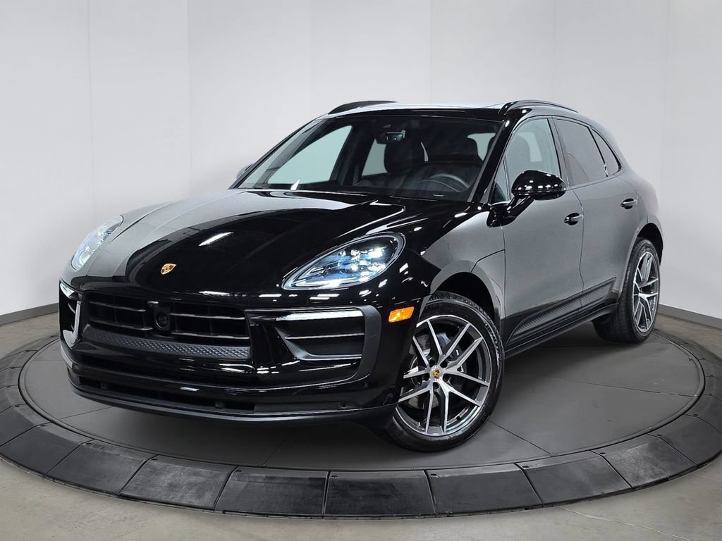 Certified 2026 Porsche Macan AWD/4WD image 1