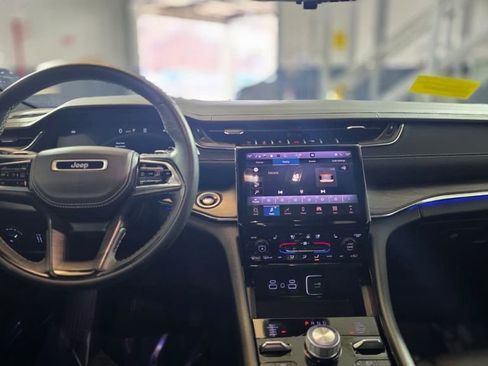 Used 2024 Jeep Grand Cherokee Overland w/ Adv Protech Group III image 13