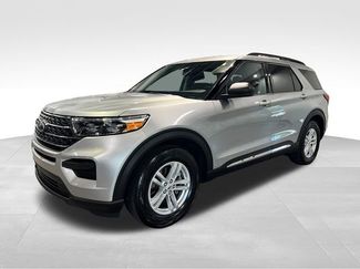Used 2024 Ford Explorer XLT RWD video 3