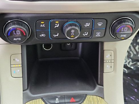 Certified 2018 GMC Acadia Denali w/ Technology Package image 17