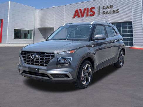 Used 2025 Hyundai Venue SEL FWD image 1