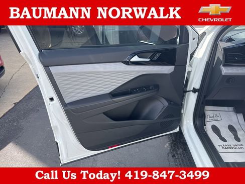 Used 2024 Volkswagen Taos S FWD image 8