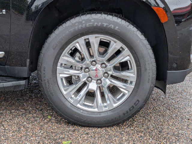 Used 2024 GMC Yukon XL Denali w/ Advanced Technology Package AWD/4WD image 11