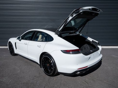 Certified 2023 Porsche Panamera 4 image 33