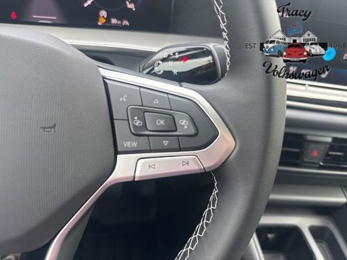 New 2025 Volkswagen Tiguan SE image 13
