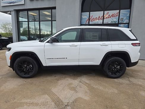 New 2026 Jeep Grand Cherokee Altitude AWD/4WD image 5