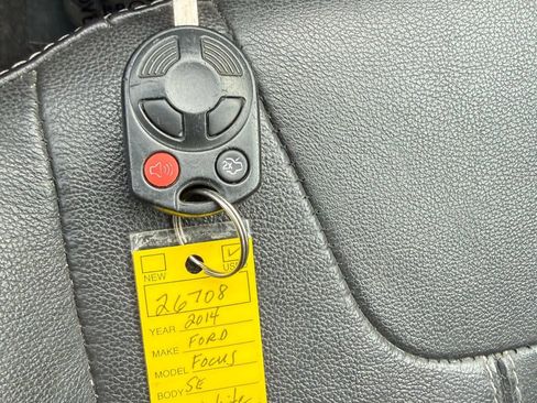 Used 2014 Ford Focus SE w/ Equipment Group 201A image 24