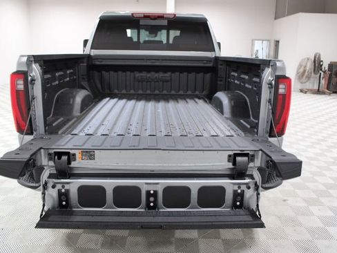 New 2026 GMC Sierra 2500 Denali w/ Denali Reserve Package image 15