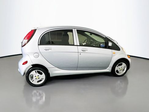 Used 2012 Mitsubishi i SE RWD image 8