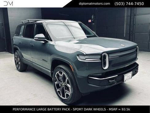 Used 2025 Rivian R1S Adventure AWD/4WD image 8