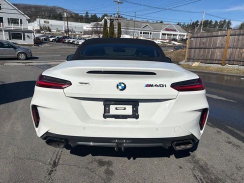 Used 2022 BMW Z4 M40i w/ Premium Package image 11
