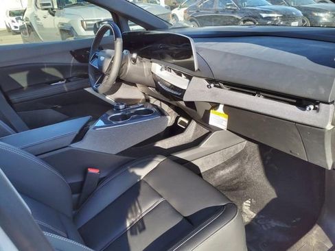 New 2025 Cadillac Optiq Luxury 1 image 22