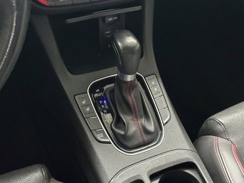 Used 2018 Hyundai Elantra GT Sport w/ Sport Tech Package 04 image 18