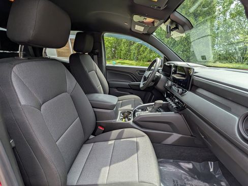 Used 2025 Chevrolet Colorado W/T w/ Advanced Trailering Package image 12